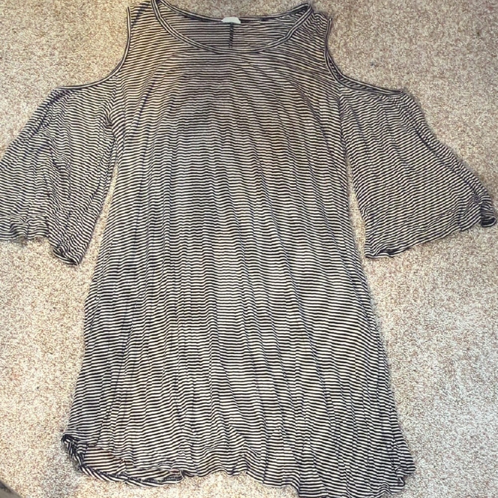 Oddy Striped Cold Shoulder Dress With pockets